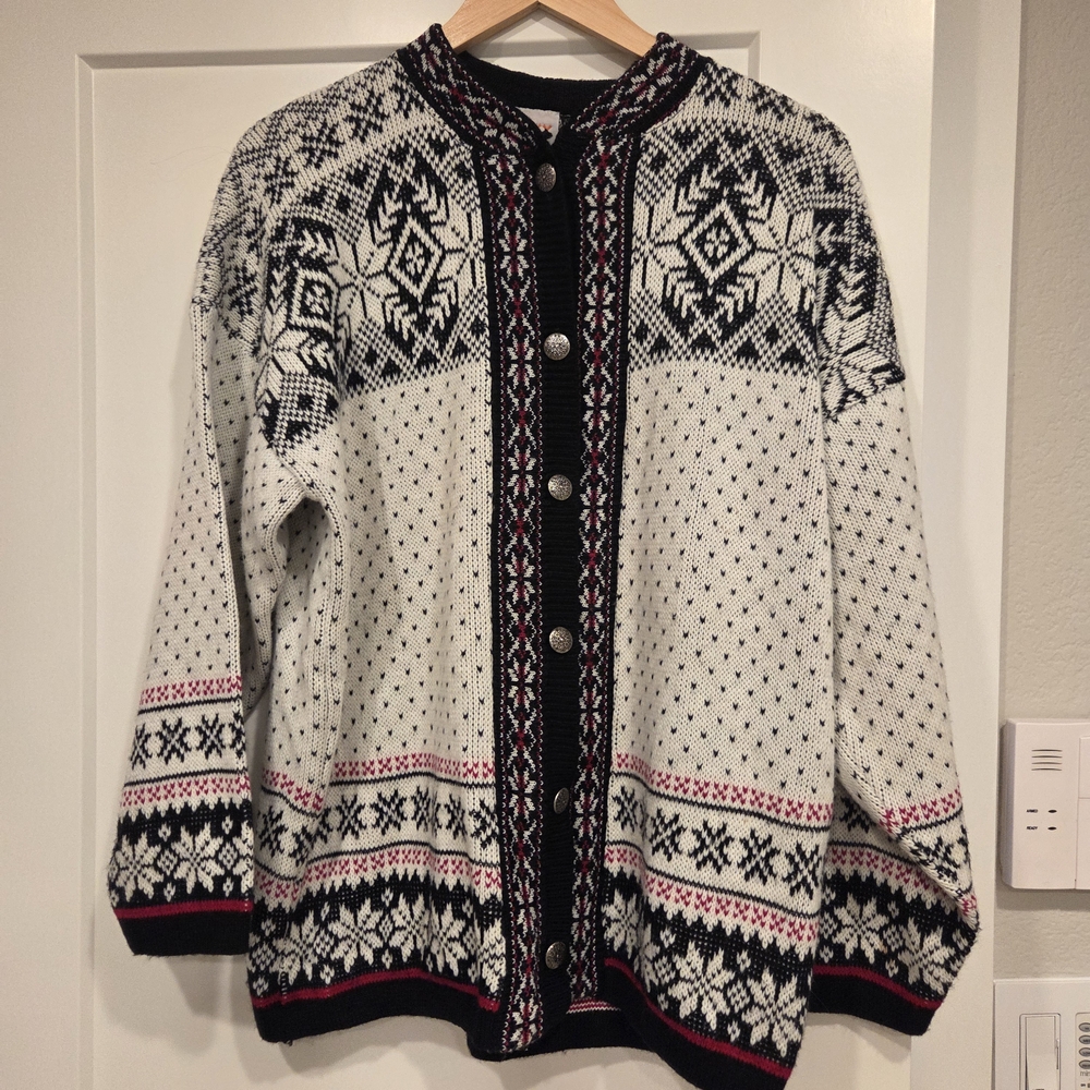 Women's Nordic Pattern Sweater - Black and White